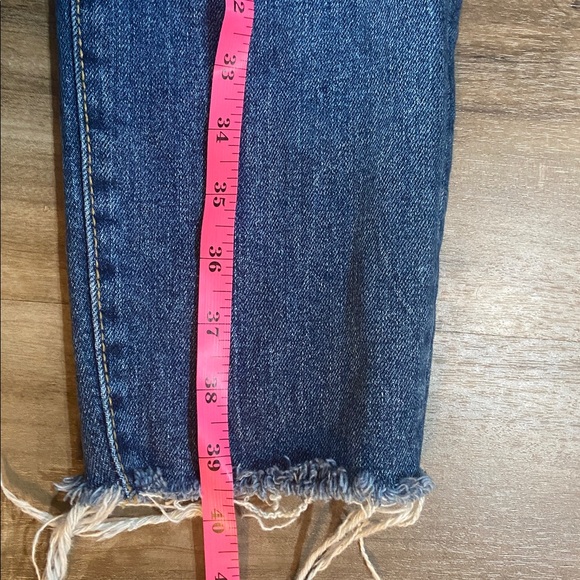 Old Navy Women's O.G. Straight Distressed Jeans - Picture 5 of 9